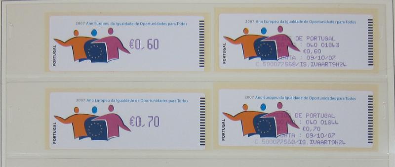 0265 (248).jpg -     Lote:    265      Colecção Especializada - Etiquetas      Lotes Especiais       Descrição:      1981/2010 &mdash; Etiquetas.   Coleção composta por 12 álbuns com etiquetas desde percursoras e Framas até 2010, com provas, erros, FDC's, etiquetas novas e usadas, sobrescritos circulados, variedades de impressão e papéis. Importante estudo. Lote a ver.        Lote ETQ       Valor Base:     &euro; 3000,00     Valor Venda:     &euro;      